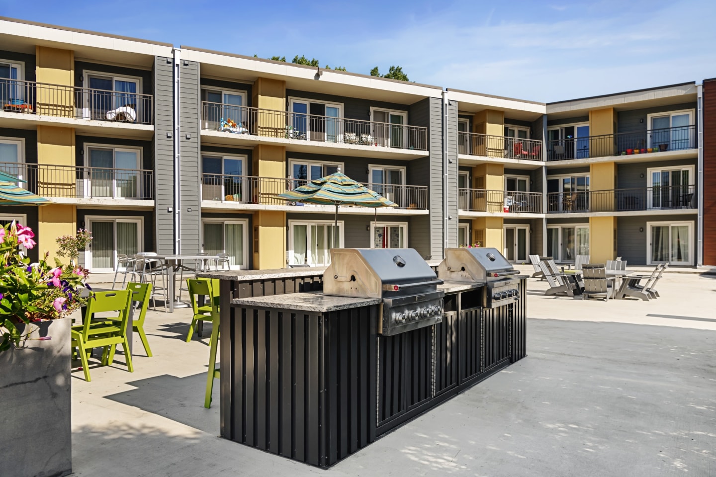 Pebblebrook Court Image 19