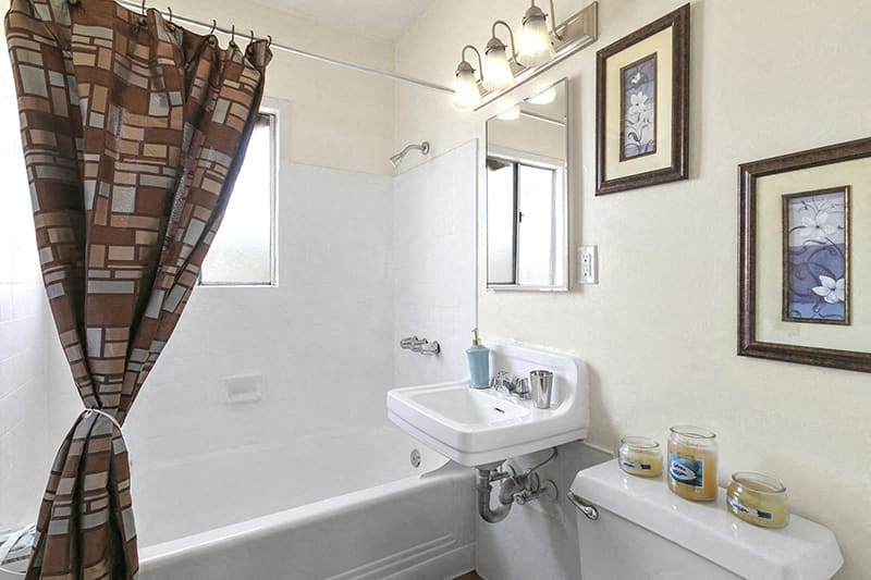 Wyvernwood Garden Apartments Image 16