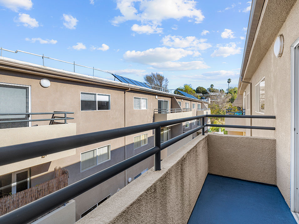 Catalina Apartments Image 21