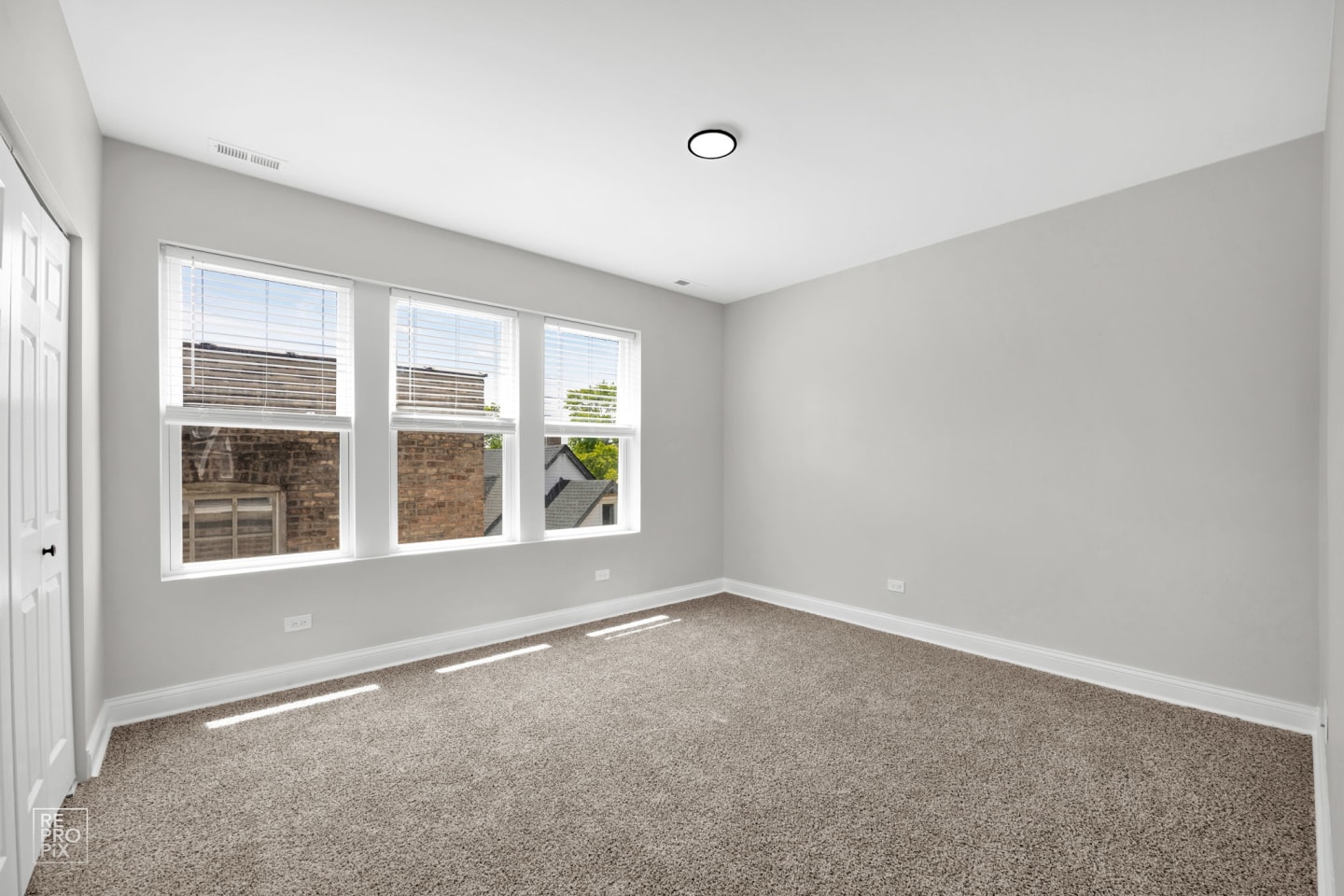 310 N Menard Image 5