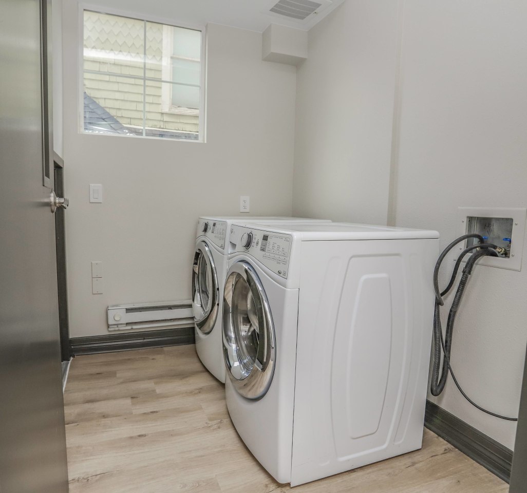 1721 Marion Image 10