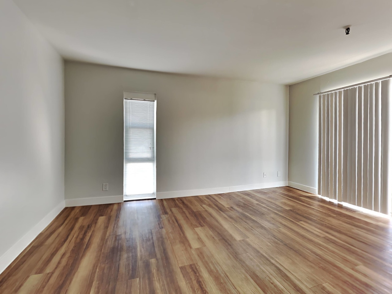 425 East 18th Image 7