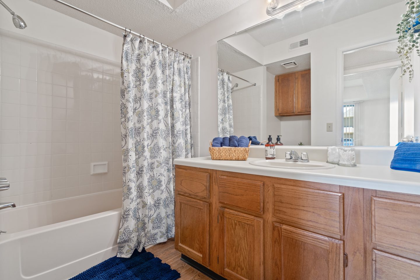 Waterford Place Apartments & Townhomes Image 6