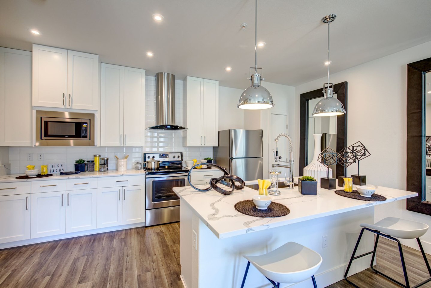 Revolution luxury apt homes Image 7