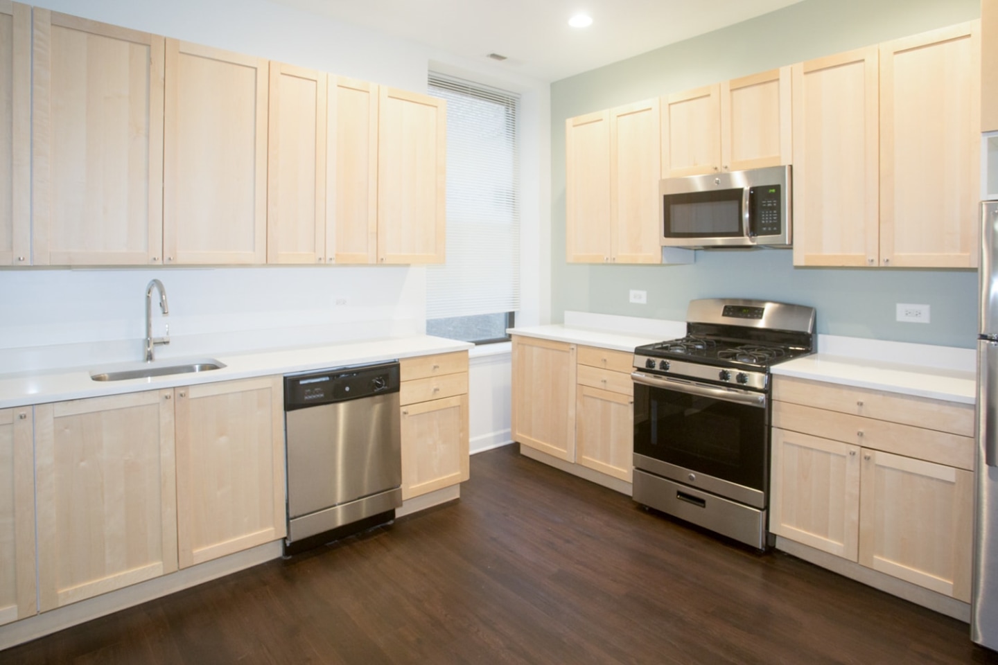 5507-5509 S Hyde Park Boulevard Image 14