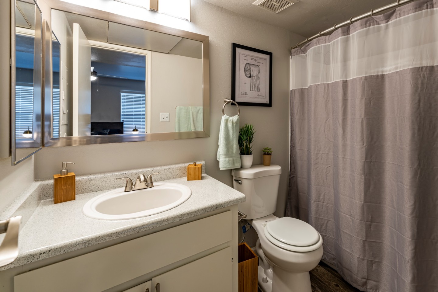 Arches Apartment Homes Image 10