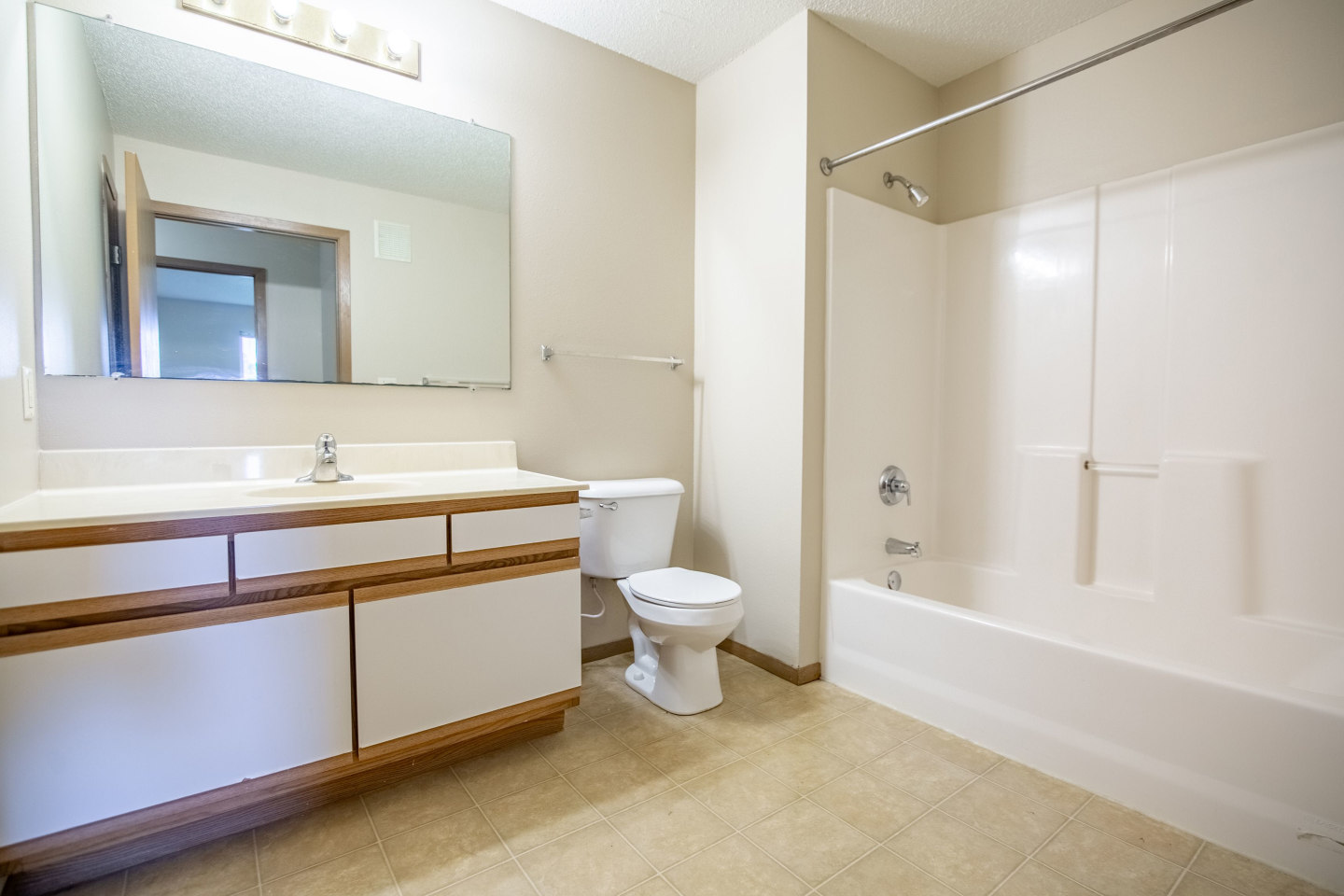 Turnpike Apartments Image 14