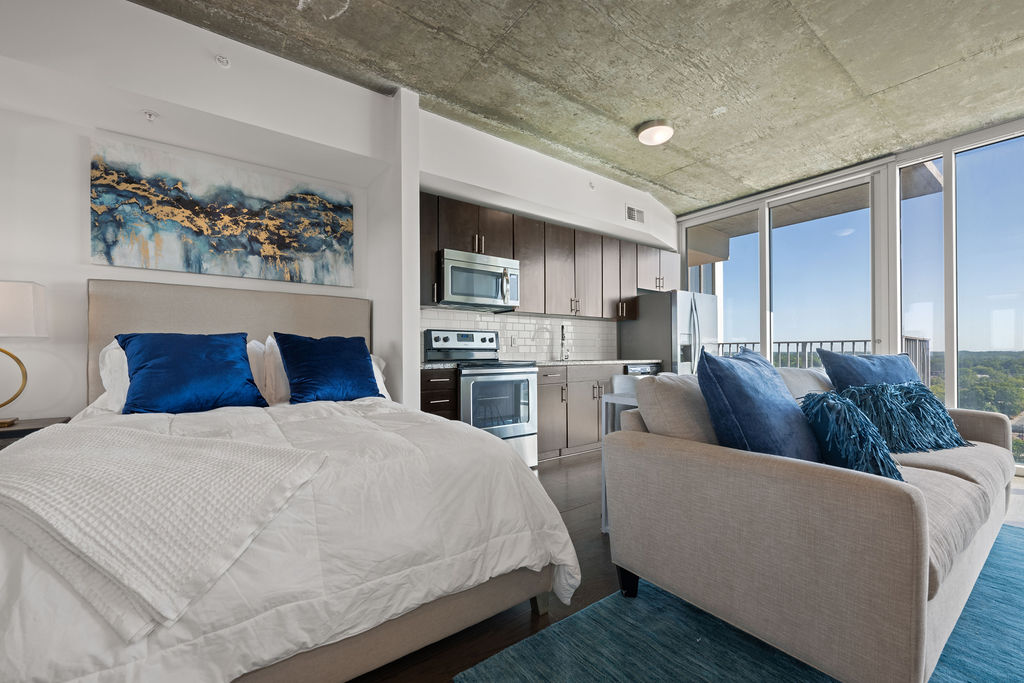 Skyhouse Uptown North Image 10
