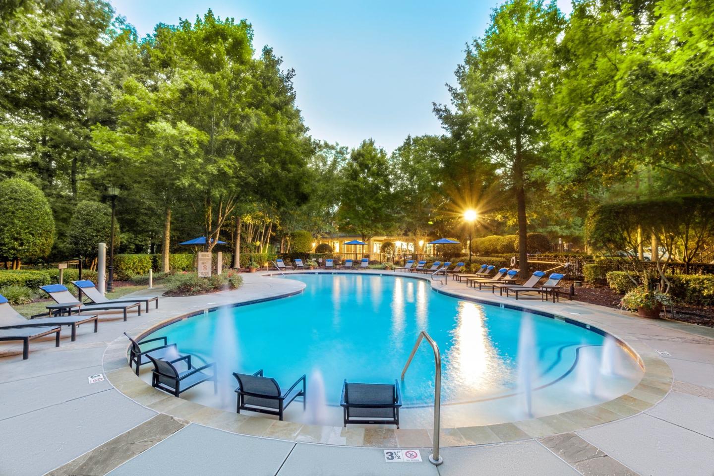 The Estates at Ballantyne Apartments and Townhomes Image 8