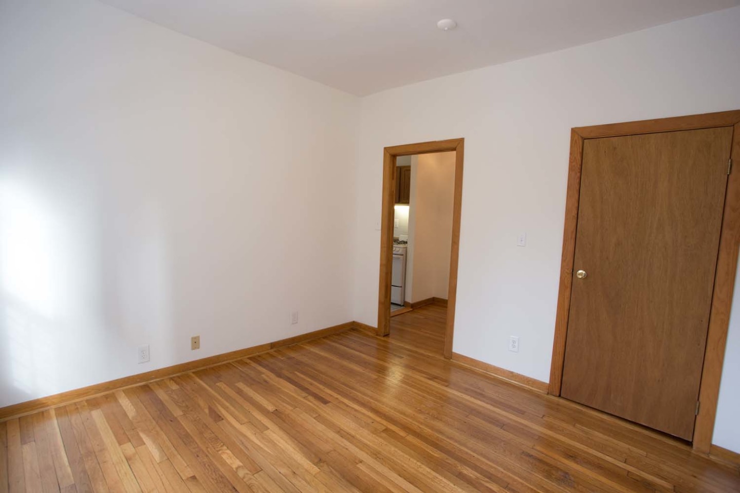 1018 E. 54th Street Image 14