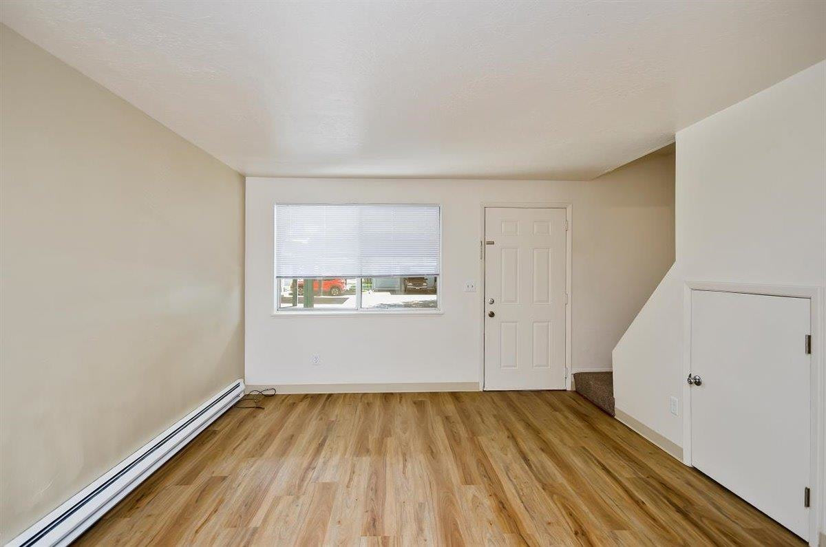 Sugar Pine Townhomes Apartments Image 8