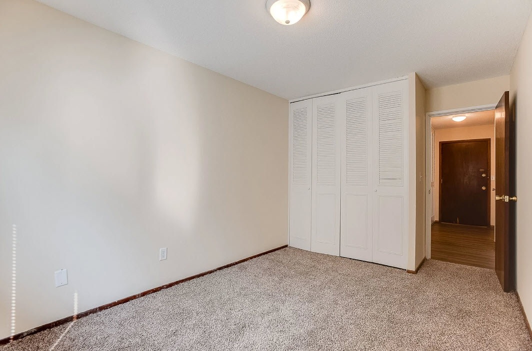 3016 Grand Avenue S Image 8
