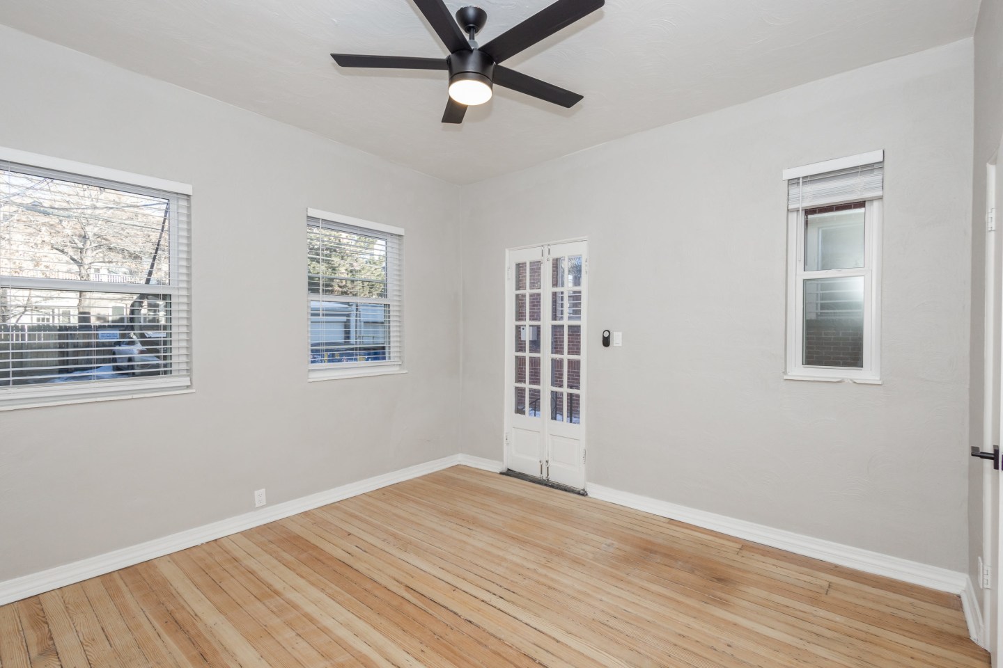 1030 Washington Image 9