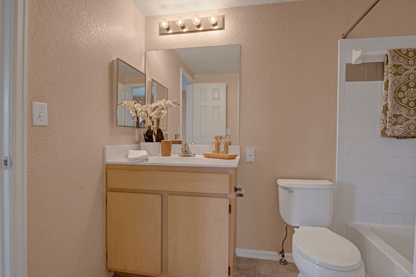 Camelback Pointe Apartment Homes Image 8