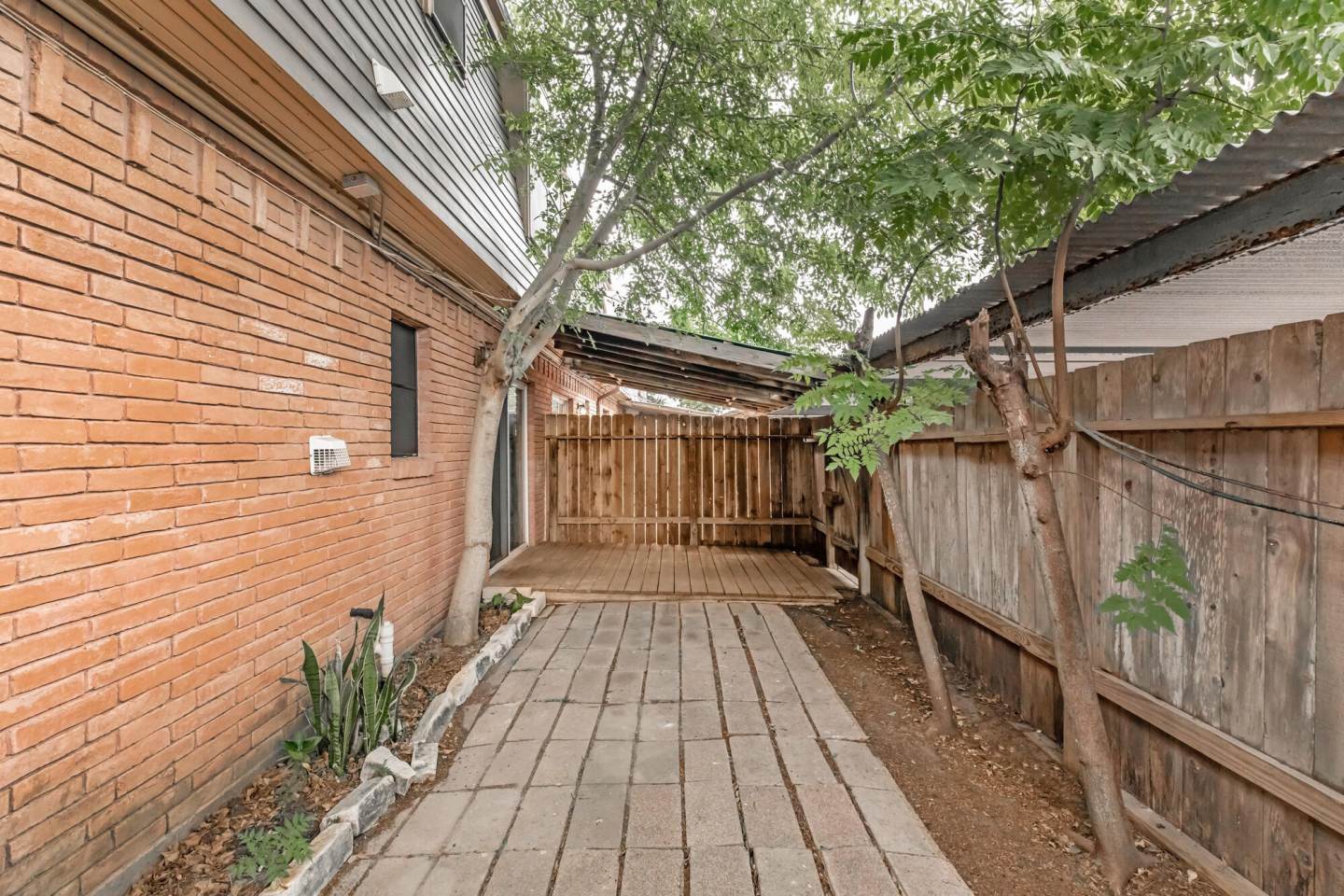 Chateau Santa Fe Apartments Image 2