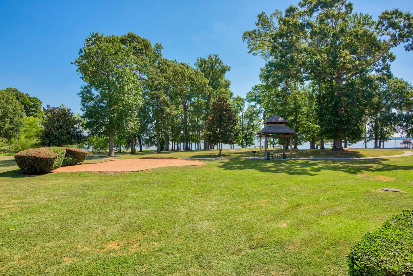 Lakeshore Villas Image 21
