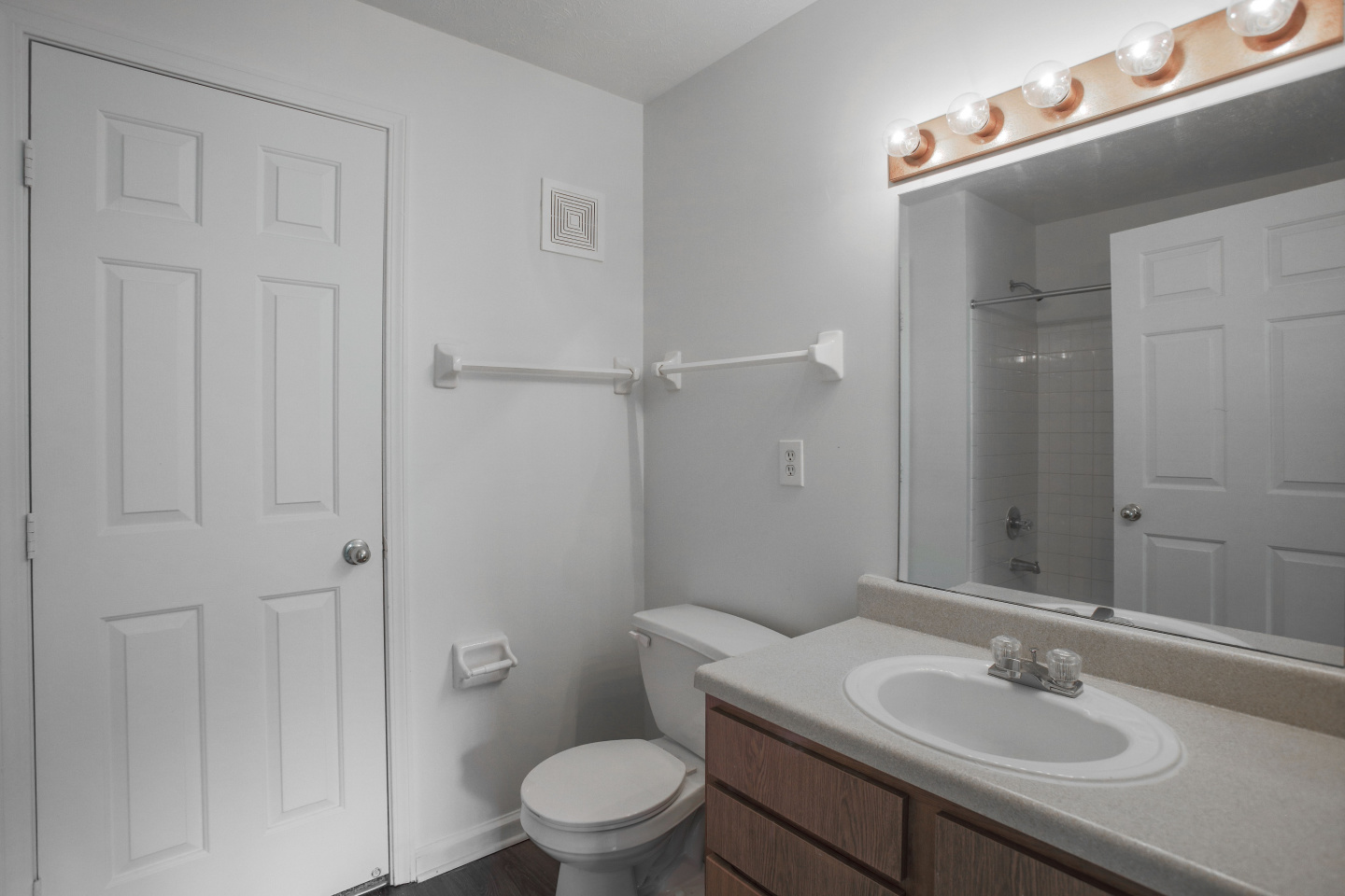 Waterfront Pointe Image 2