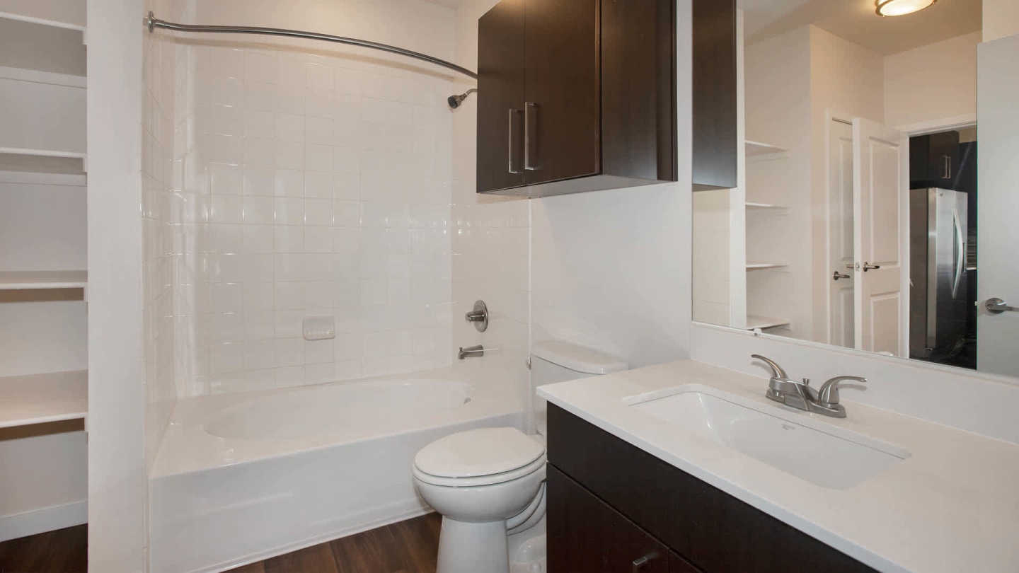 Radius Uptown Apartments Image 15