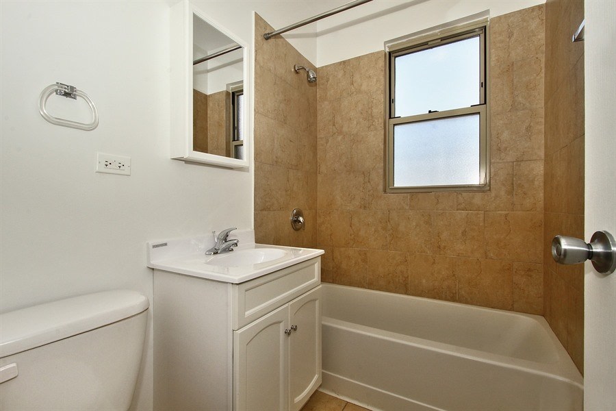8238 S Ellis Ave Image 4
