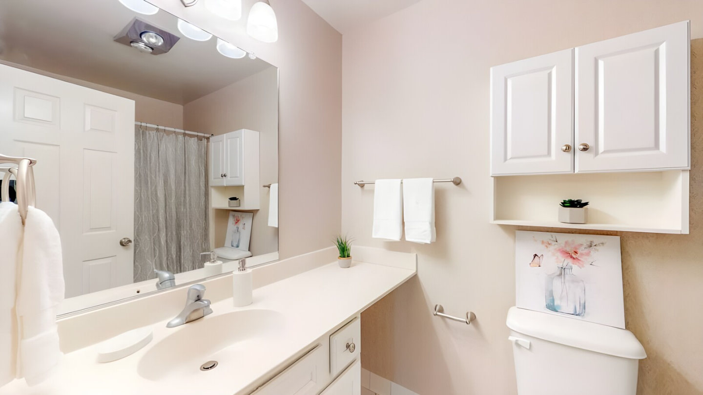 Regency Park Apartments Image 14