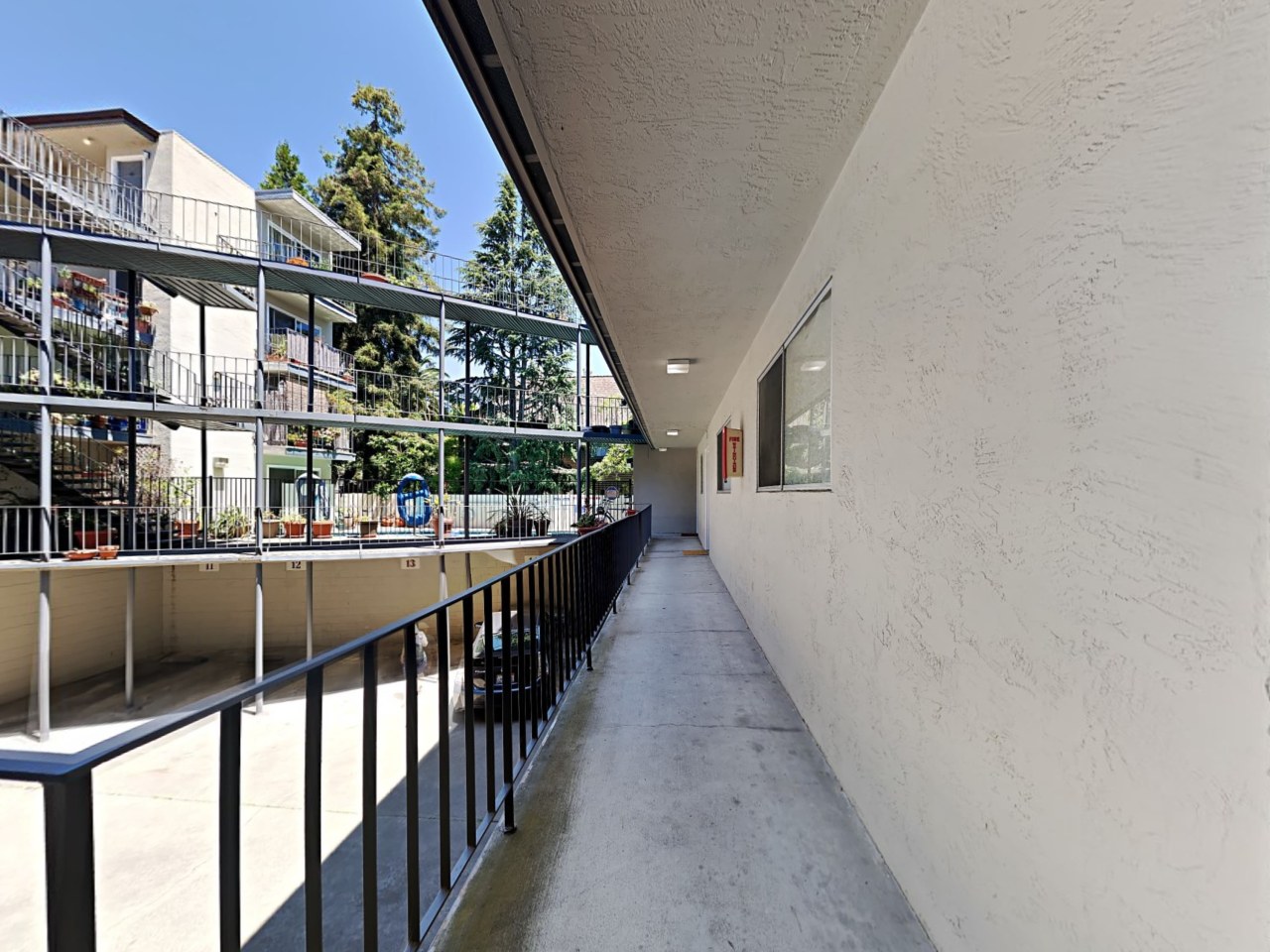 671 Vernon Image 16