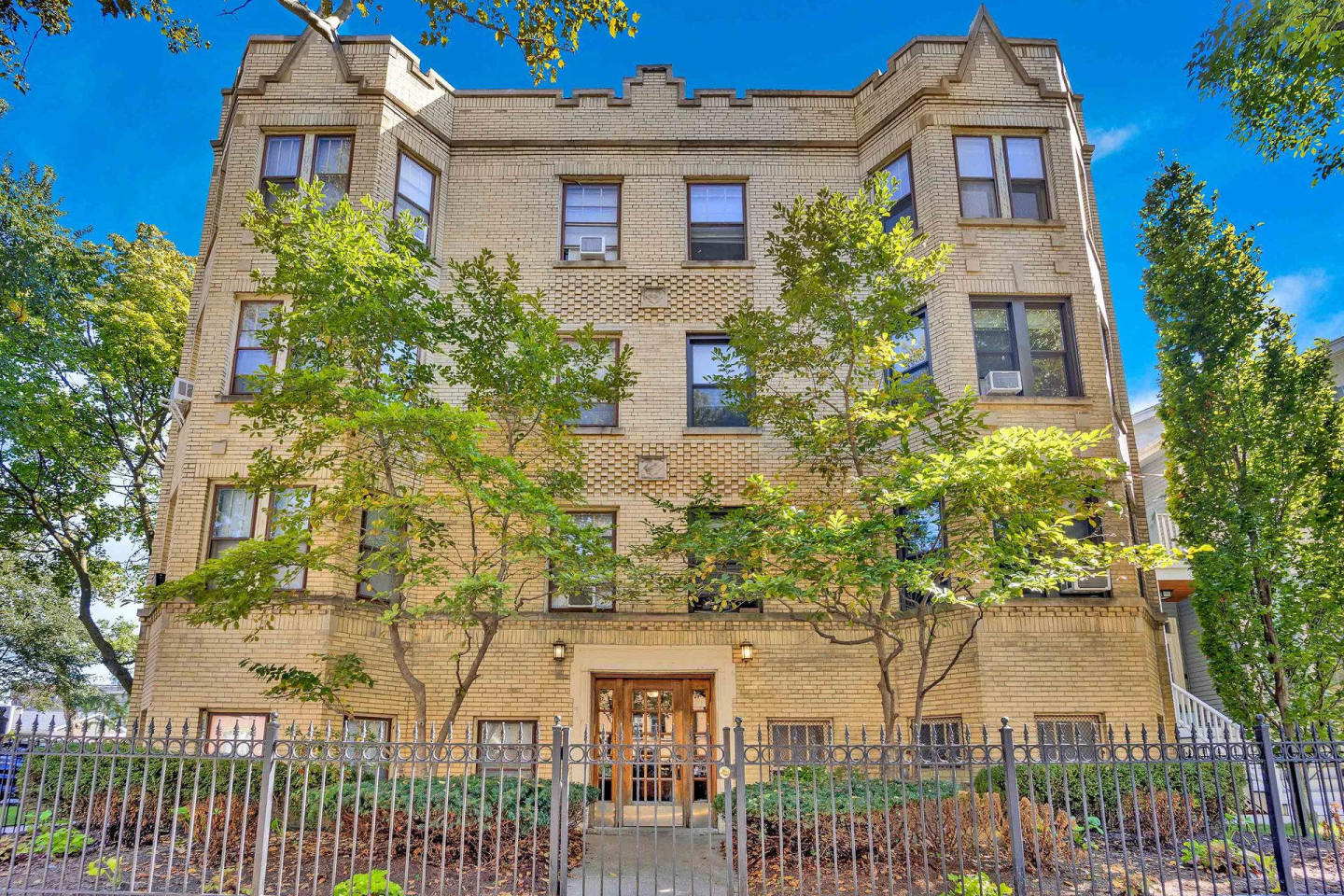 5073 N Wolcott Ave Image 4