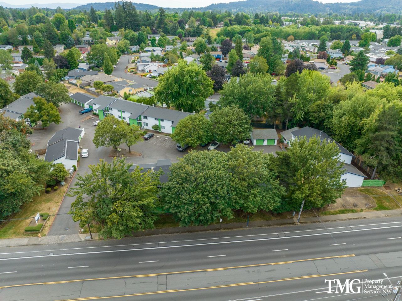Pinewood Commons Apartments Image 18