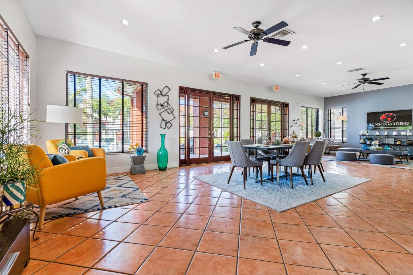 Sunset Gardens Apartments Image 6