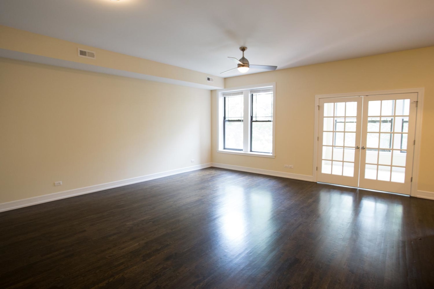 5118  S. Greenwood Image 7