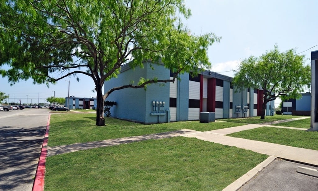 The Waters Apartment Homes Image 16
