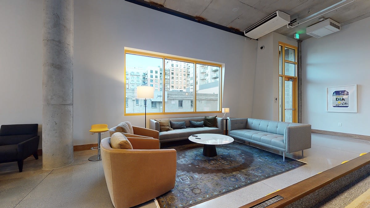 Studio 135 Image 46