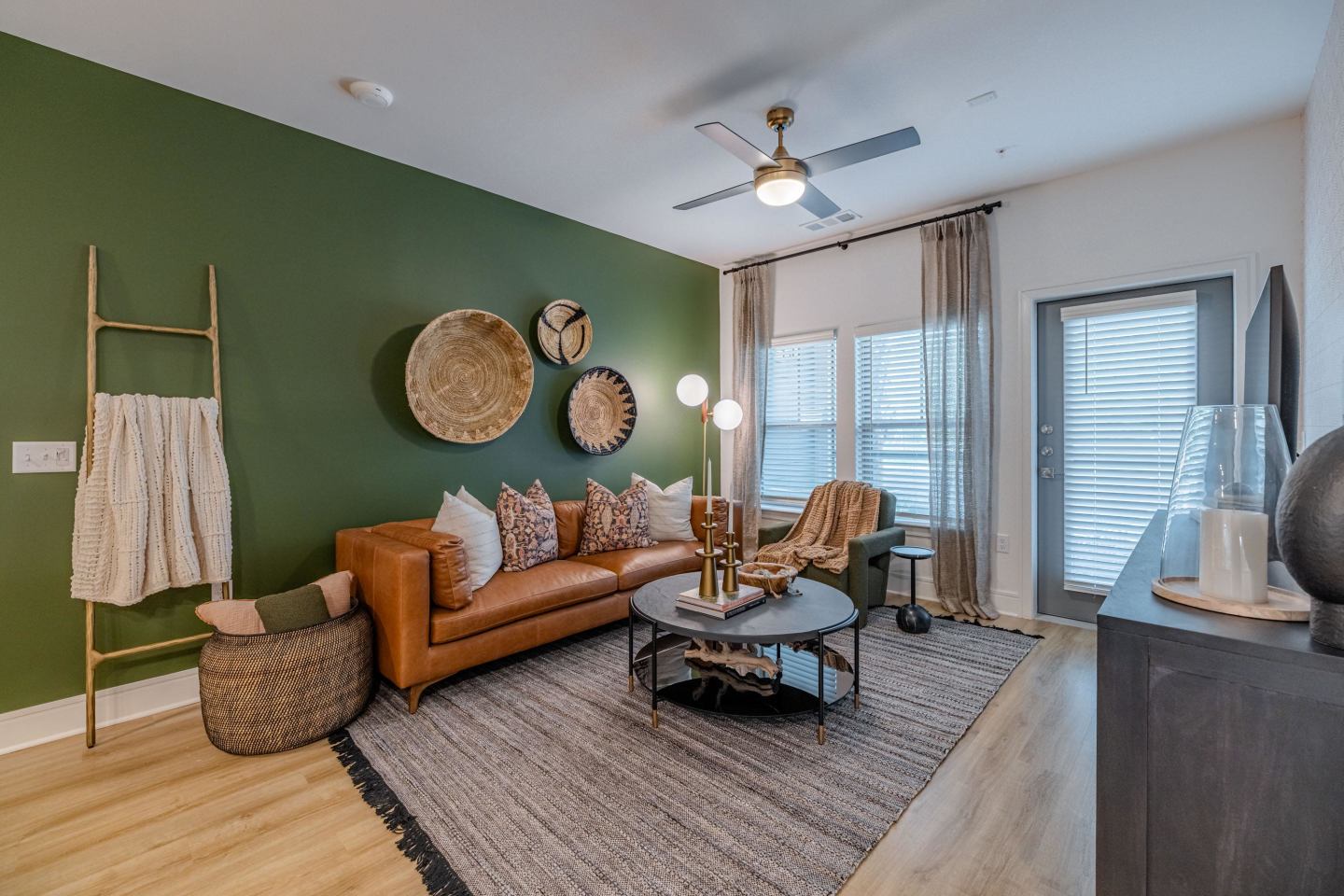 Solay Carnes Crossroads Apartments Image 23