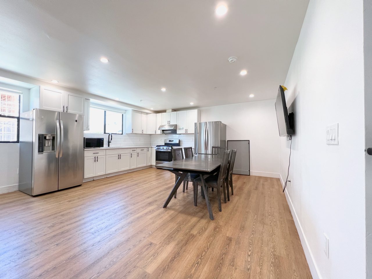 3100 S Normandie Avenue - Co-Living Image 2