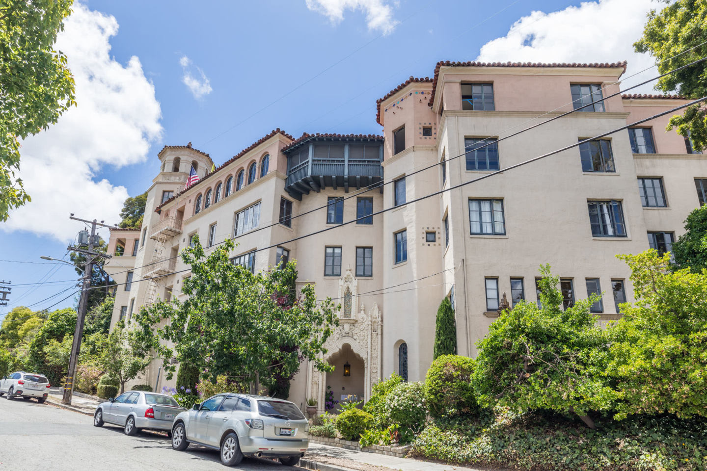 491 Crescent Street Image 18