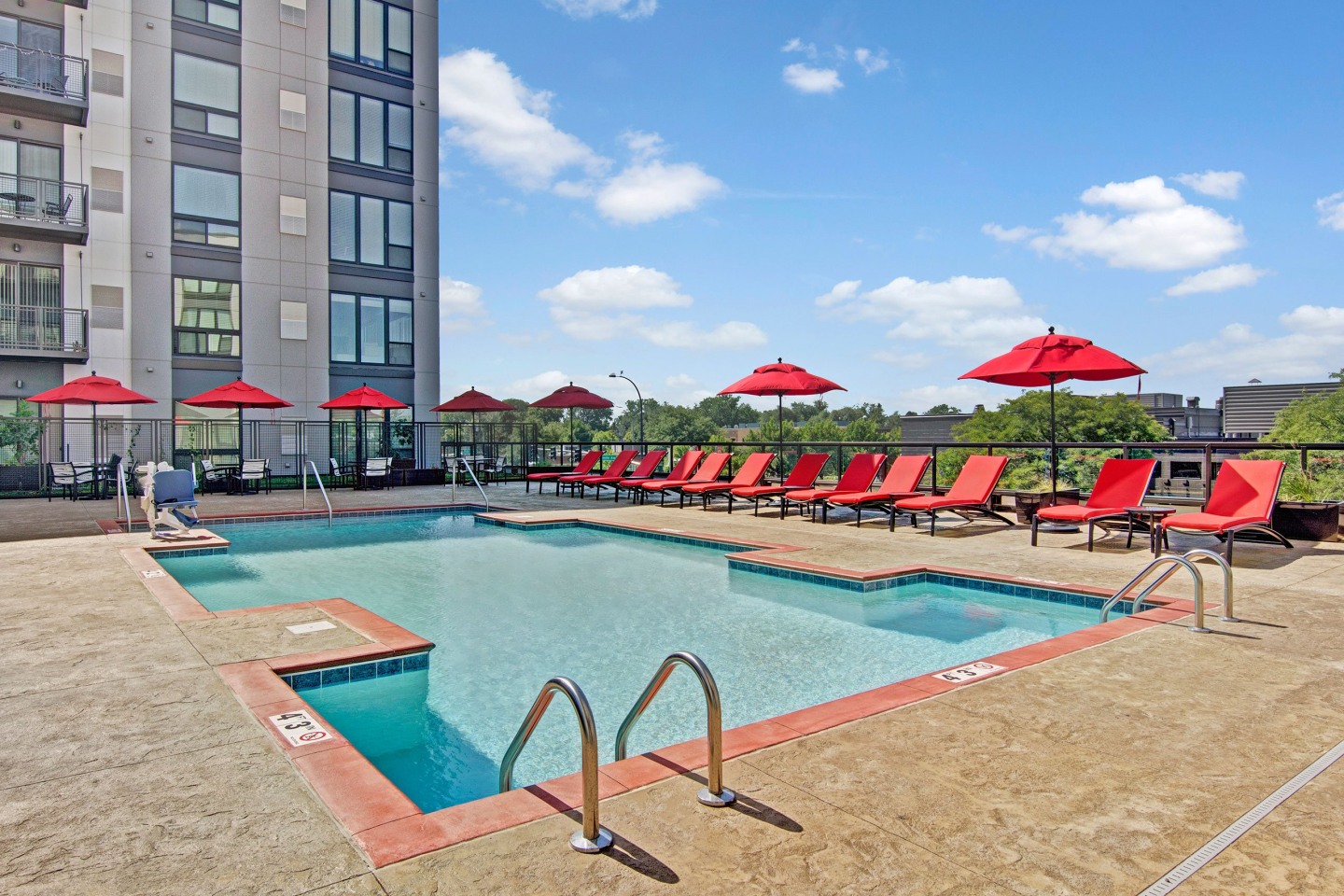4800 Excelsior Image 15