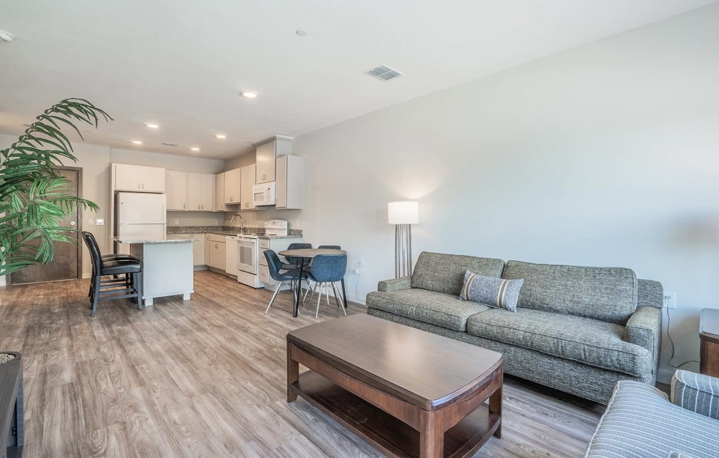 The Reef at Riviera 62+ Apartments - Senior & Affordable Housing Image 28
