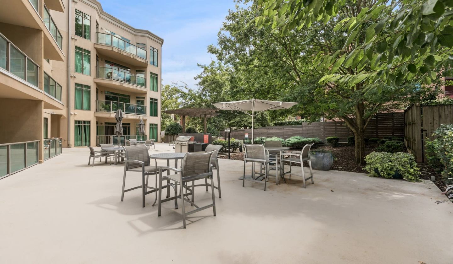1045 on the Park Apartment Homes Image 12