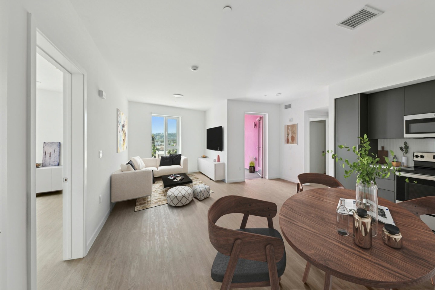 2599 Alsace Image 8