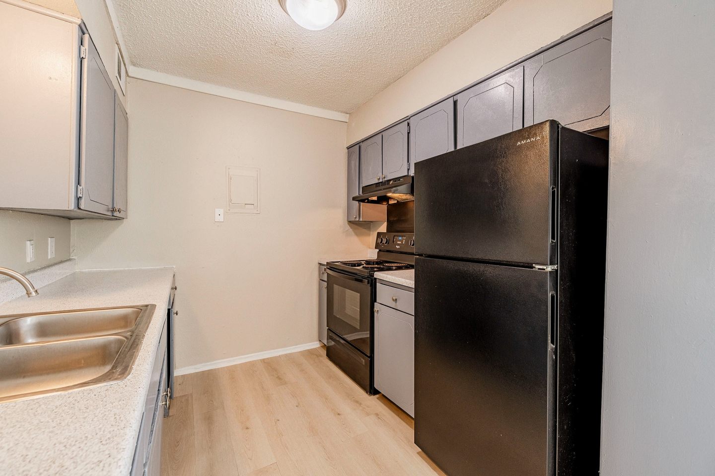 Estrella at Seminary Apartments Image 19