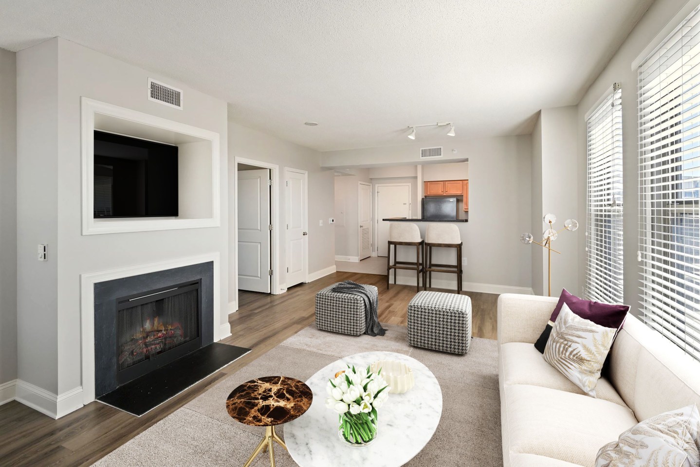 Massachusetts Court Apartments Image 15