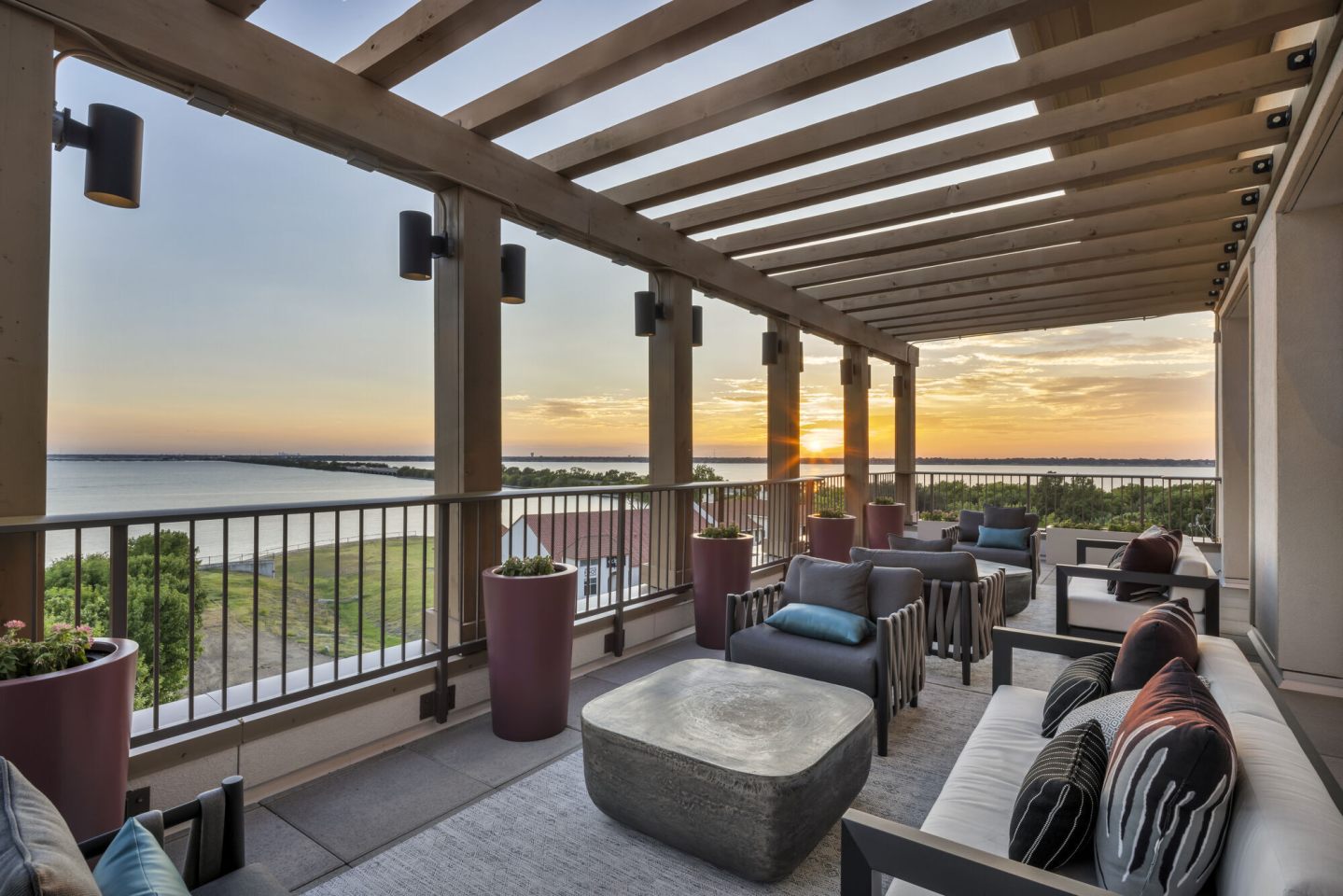 Ablon at Harbor Village Image 1