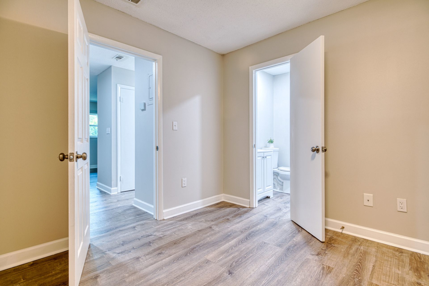 The Seaboard Apartments Image 7