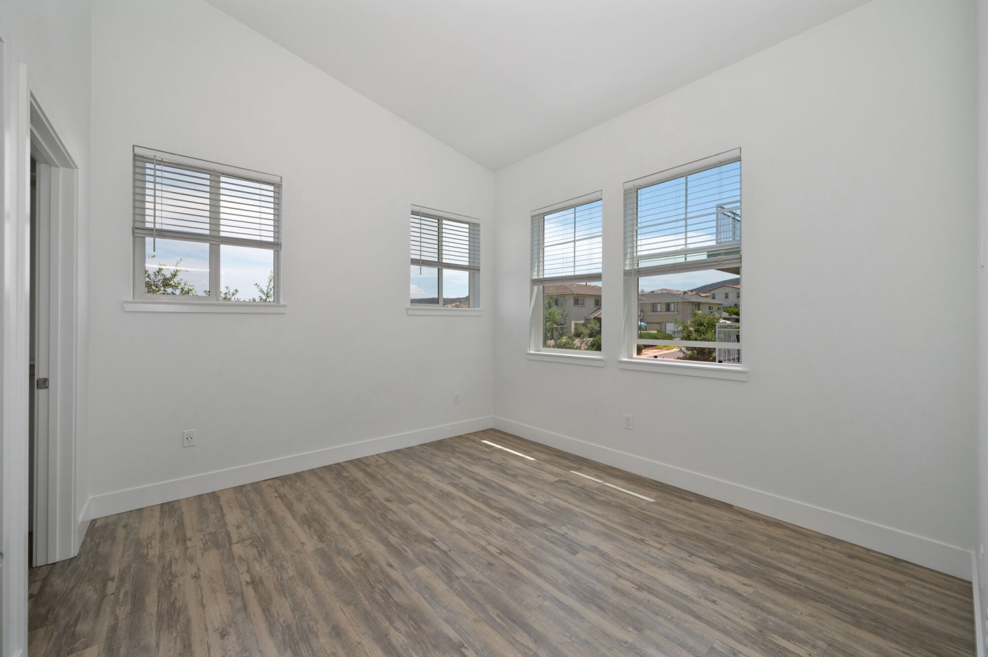 Vela Apartments Image 119