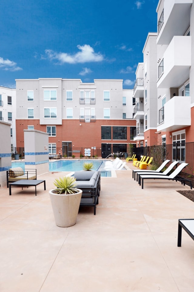 Liv+ Arlington - Student Housing Image 16