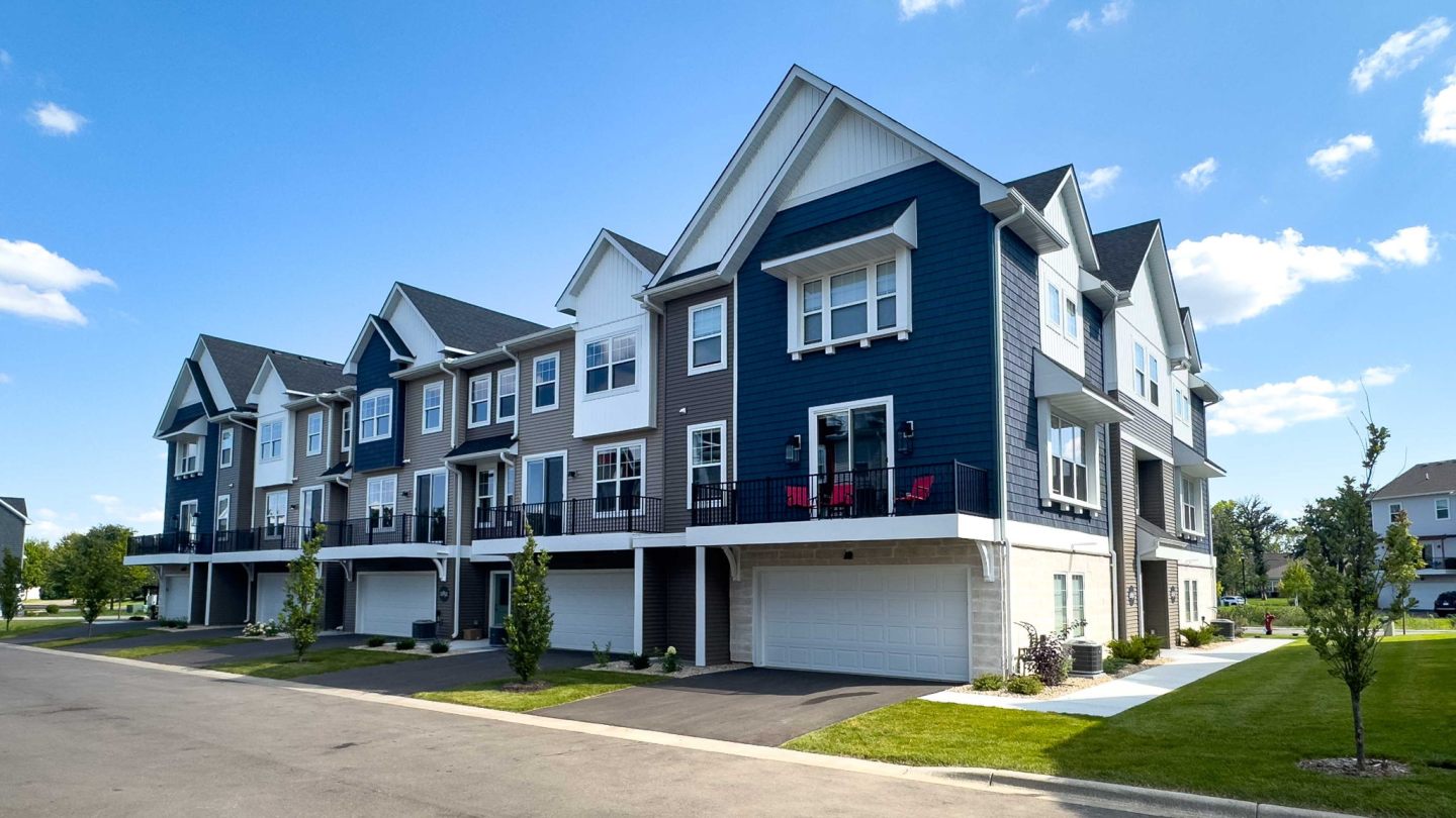 Field & Grove Townhomes of Champlin Image 48