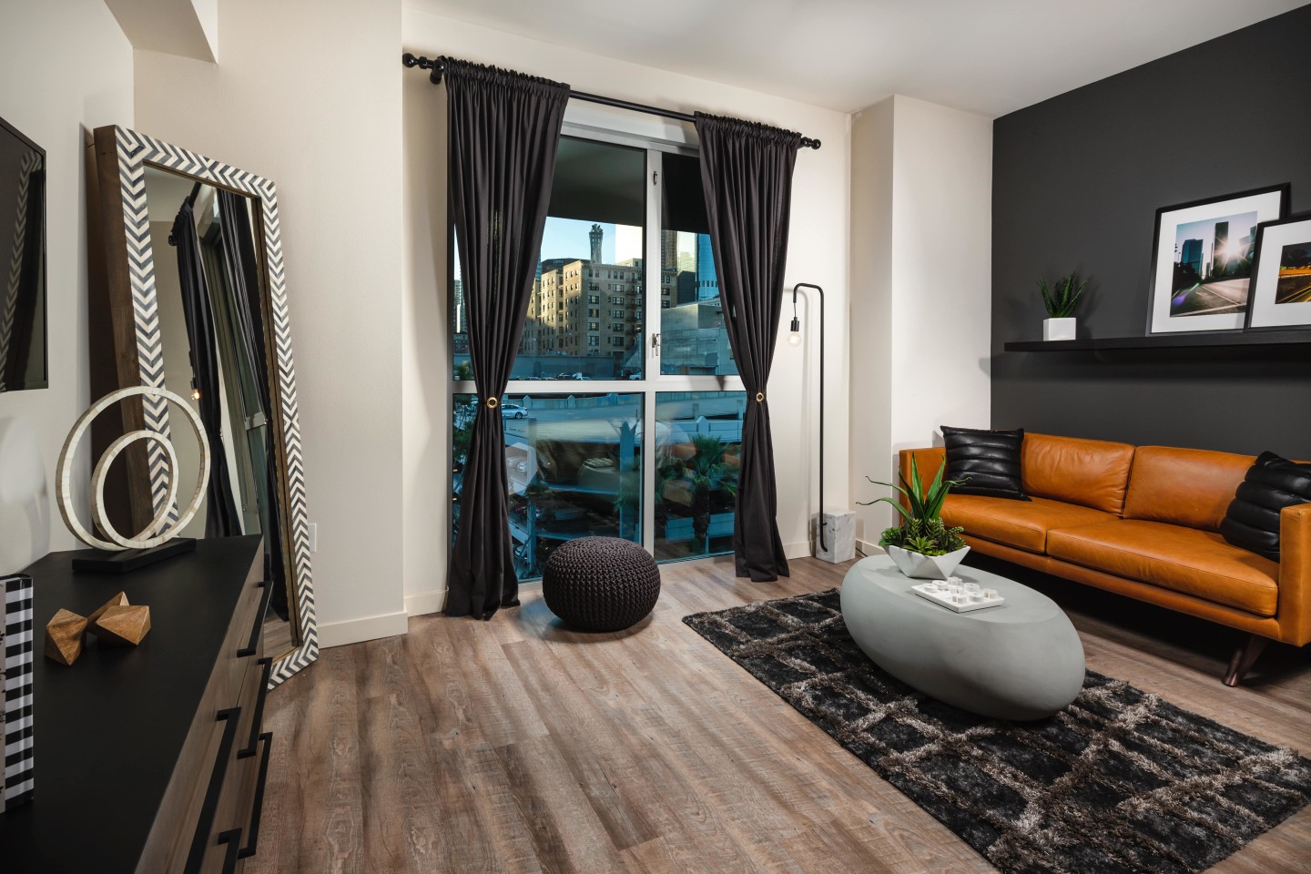 Topaz Apartments Image 8