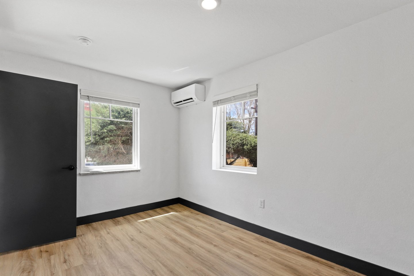 2751 W 28th Avenue Image 10