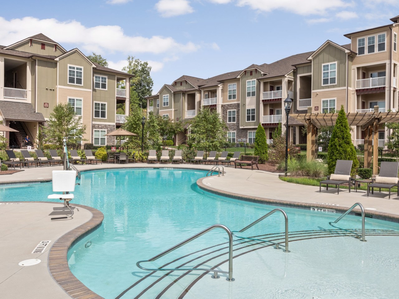 Aston Apartments Image 14