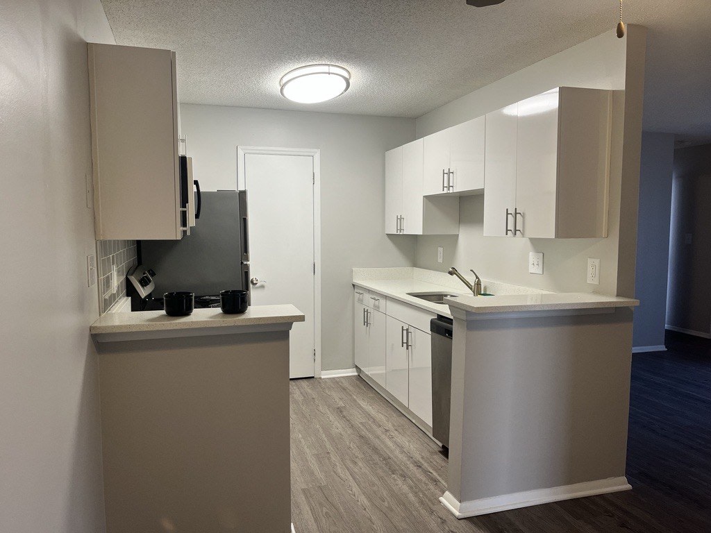 The Commons at University Square Apartments Image 4