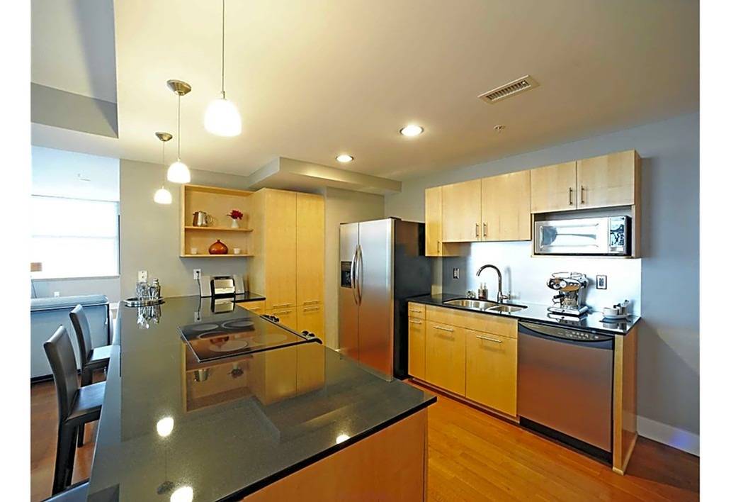 909 Walnut Image 21